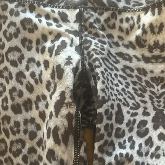 Yogalicious Jaguar Grey Leggings - Picture 6 of 10